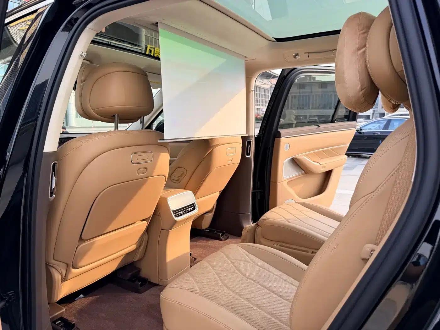 Wenjie M8 2025 Range Extended Ultra Edition 53.4kWh 6-Seat Version (192-line LiDAR) — миниатюра 13