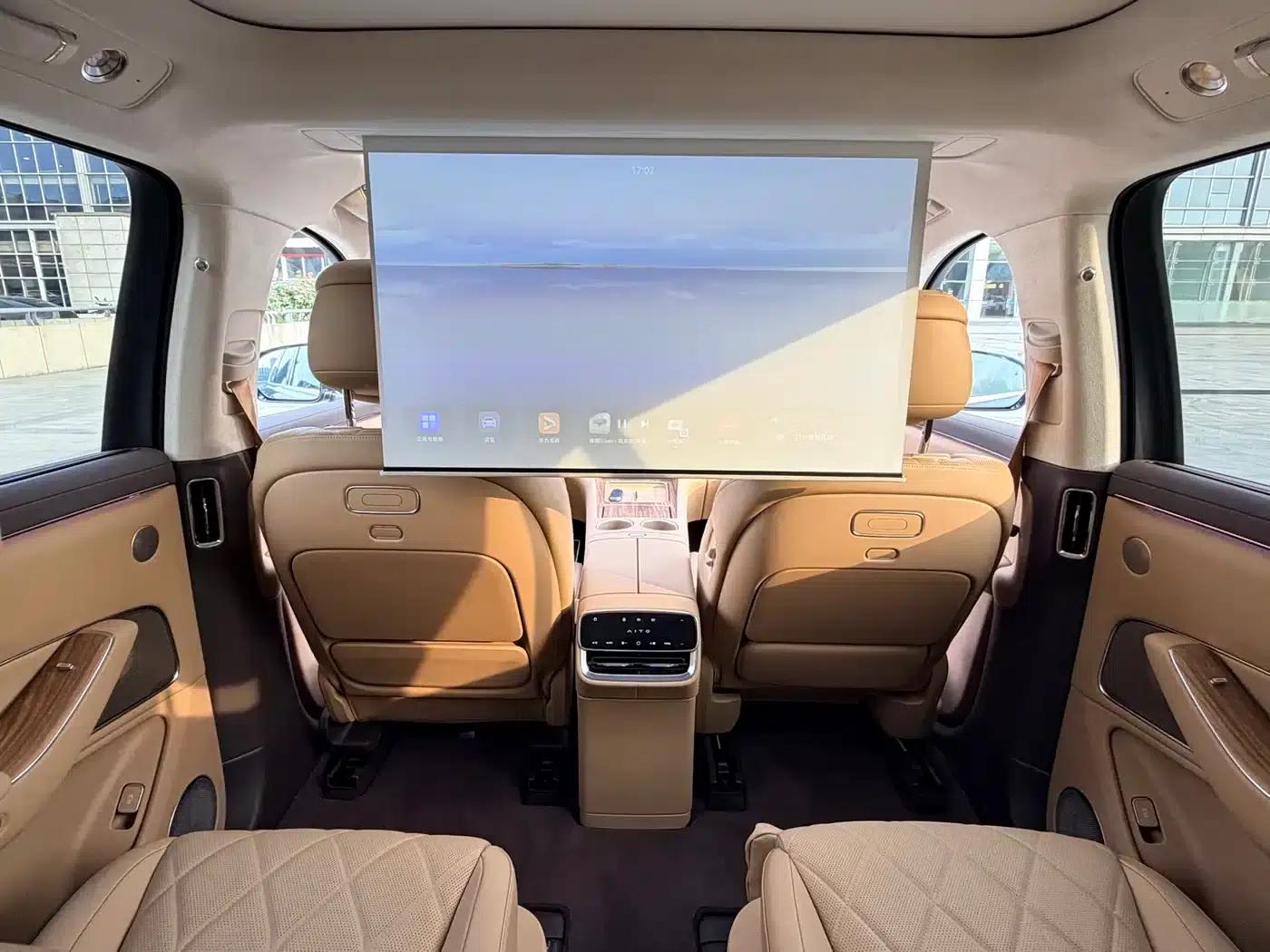Wenjie M8 2025 Range Extended Ultra Edition 53.4kWh 6-Seat Version (192-line LiDAR) — миниатюра 15