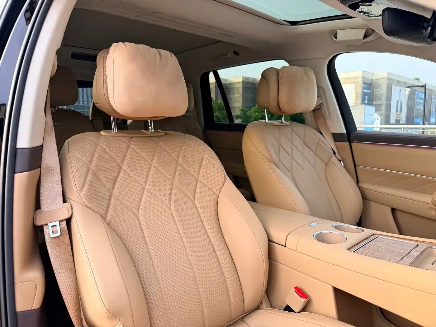 Wenjie M8 2025 Range Extended Ultra Edition 53.4kWh 6-Seat Version (192-line LiDAR) — миниатюра 17