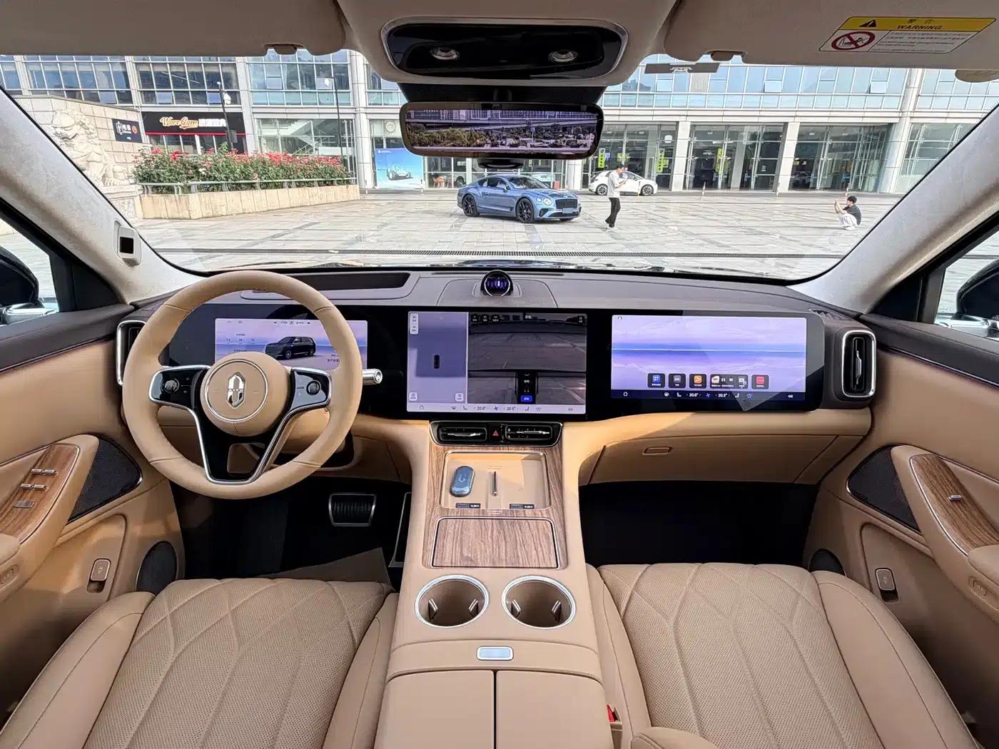 Wenjie M8 2025 Range Extended Ultra Edition 53.4kWh 6-Seat Version (192-line LiDAR) — миниатюра 18