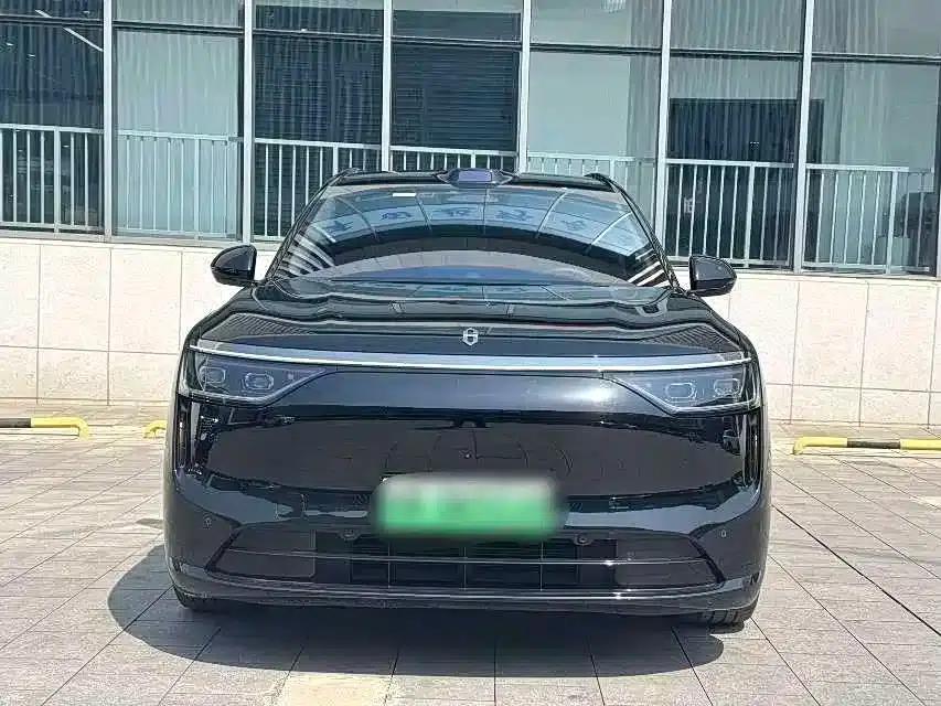 Wenjie M8 2025 Extended Range Ultra Edition 53.4kWh 5-Seat Version (192-line LiDAR) — миниатюра 2