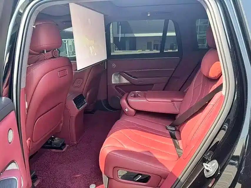Wenjie M8 2025 Extended Range Ultra Edition 53.4kWh 5-Seat Version (192-line LiDAR) — миниатюра 6