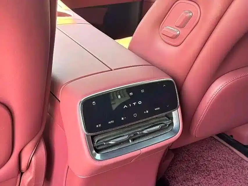 Wenjie M8 2025 Extended Range Ultra Edition 53.4kWh 5-Seat Version (192-line LiDAR) — миниатюра 7