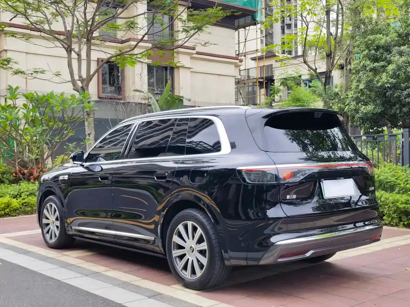 Wenjie M8 2025 Extended Range Max+ Version (53.4kWh, 6-seater, 192-line LiDAR) — миниатюра 4