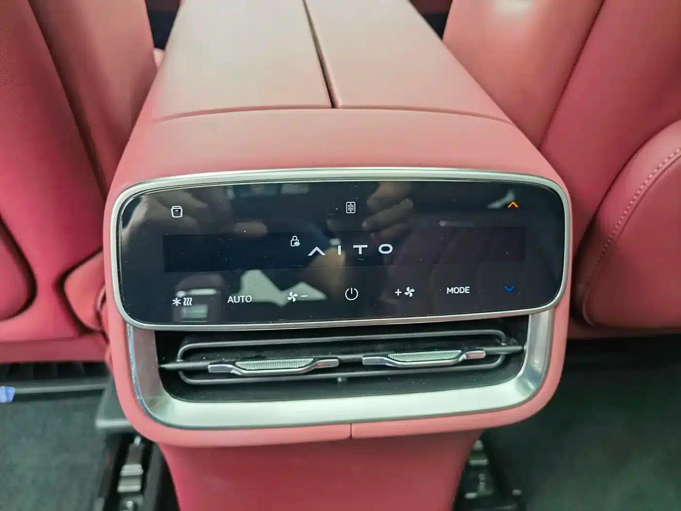 Wenjie M8 2025 Extended Range Max+ Version (53.4kWh, 6-seater, 192-line LiDAR) — миниатюра 10