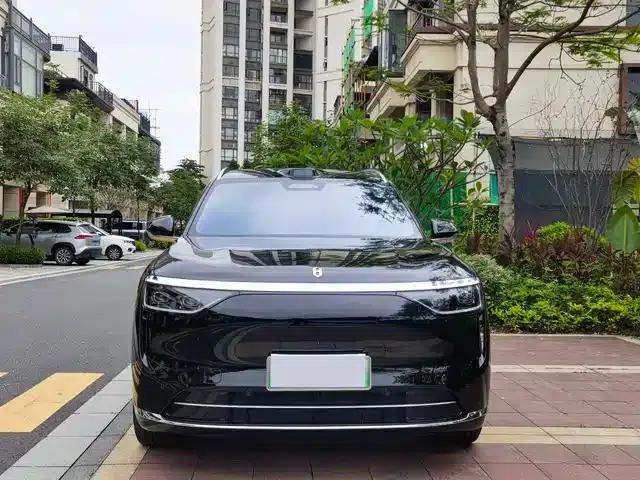 Wenjie M8 2025 Extended Range Max+ Version (53.4kWh, 6-seater, 192-line LiDAR)