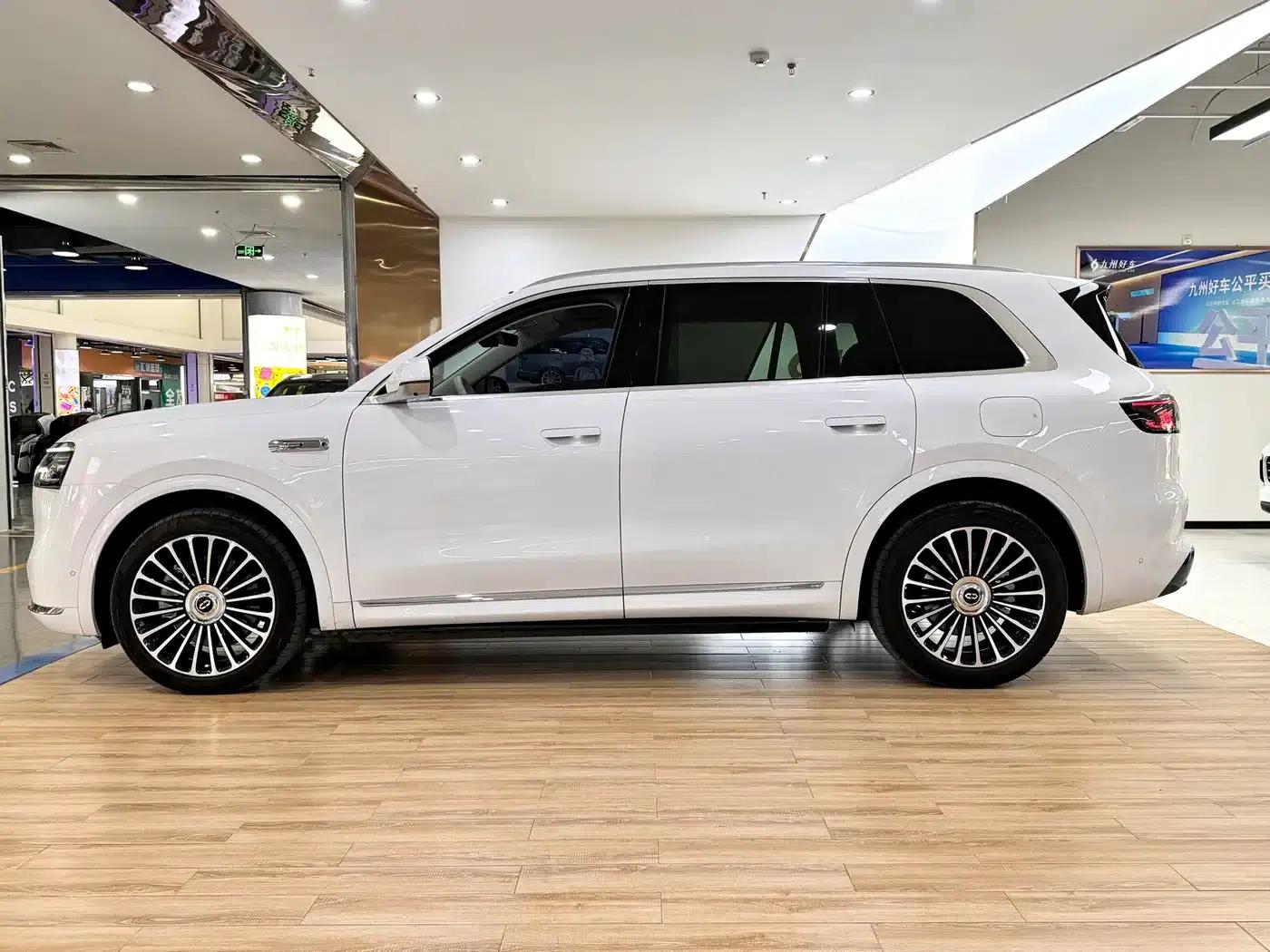 Wenjie M8 2025 Extended Range Max+ Version (53.4kWh, 5-seater, 192-line LiDAR) — миниатюра 4