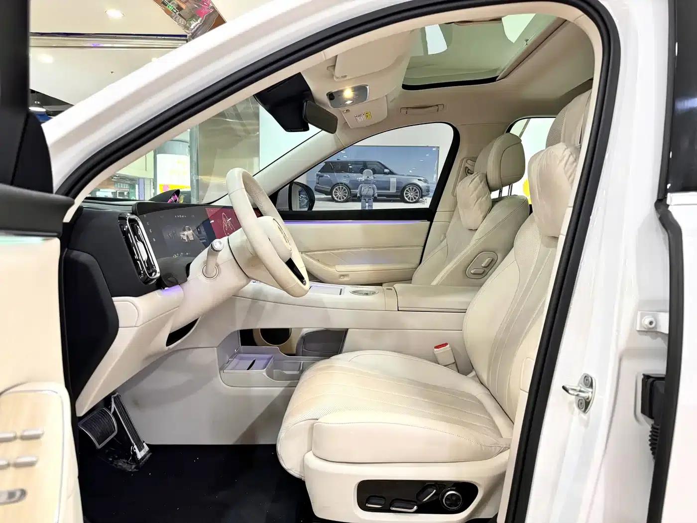 Wenjie M8 2025 Extended Range Max+ Version (53.4kWh, 5-seater, 192-line LiDAR) — миниатюра 9