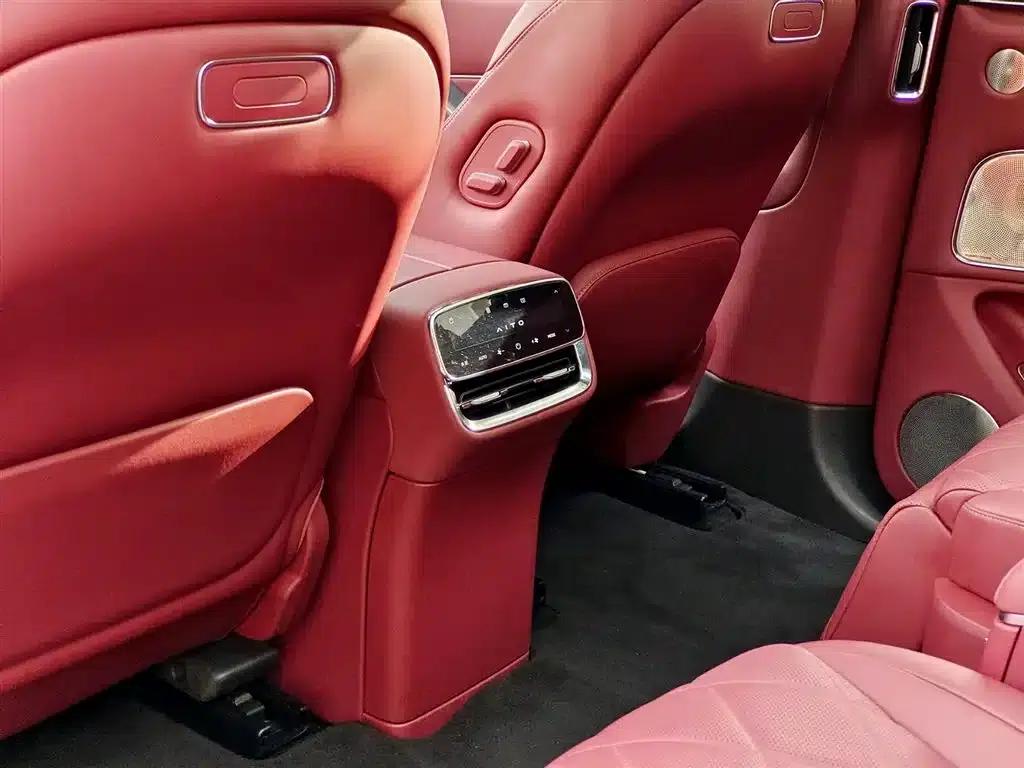 Wenjie M8 2025 Range Extended Ultra Edition 53.4kWh 6-Seat Version (192-line LiDAR) — миниатюра 9