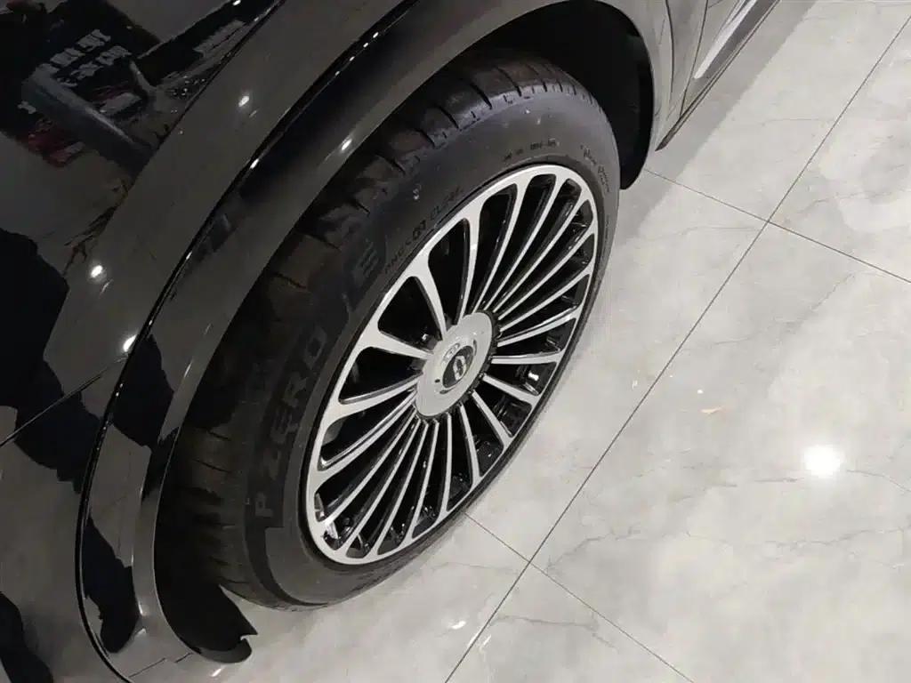 Wenjie M8 2025 Extended Range Max+ Version (53.4kWh, 6-seater, 192-line LiDAR) — миниатюра 23