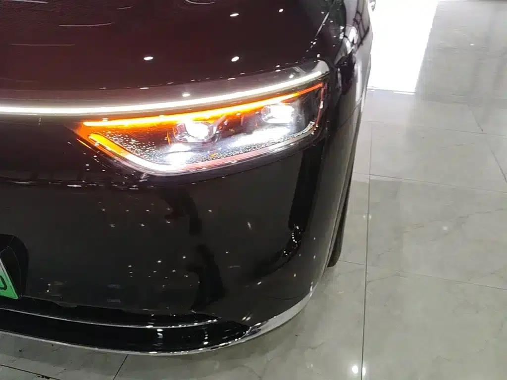 Wenjie M8 2025 Extended Range Max+ Version (53.4kWh, 6-seater, 192-line LiDAR) — миниатюра 24
