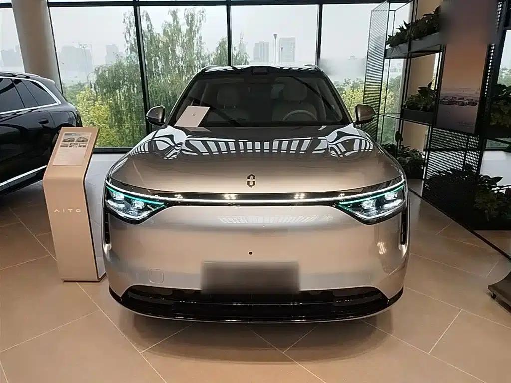 Wenjie M8 2025 Range Extended Max+ Version 53.4kWh 5-Seat Version (192-line LiDAR) — миниатюра 3