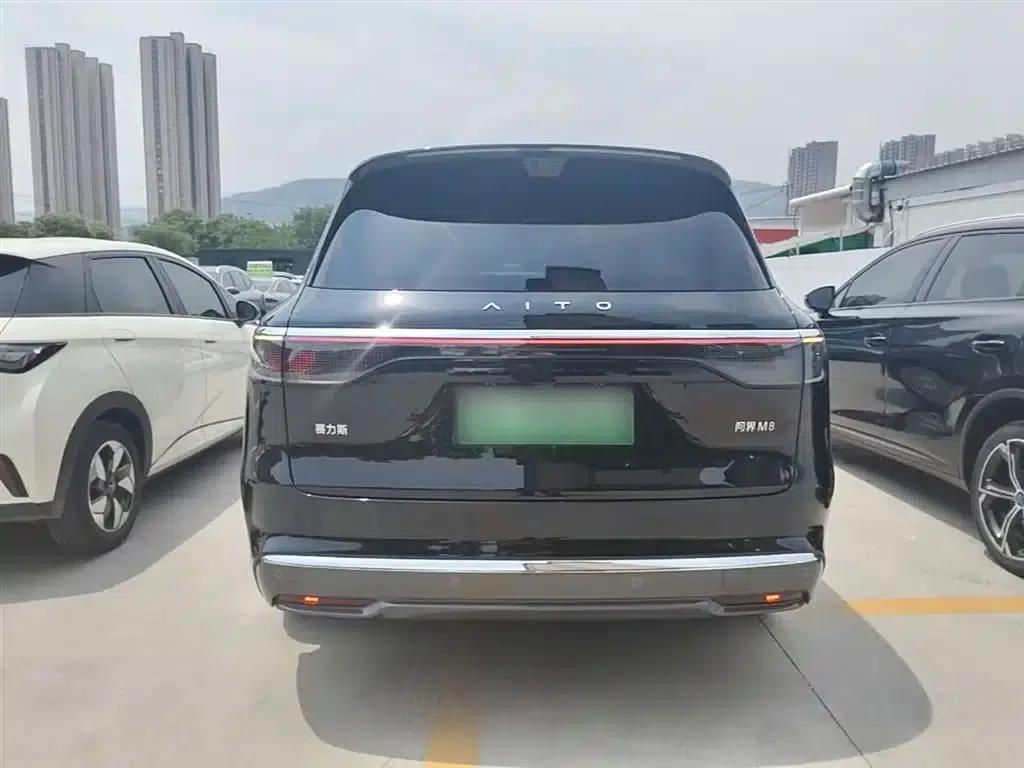 Wenjie M8 2025 Extended Range Max Edition 37kWh 5-Seat Version (192-line LiDAR) — миниатюра 6