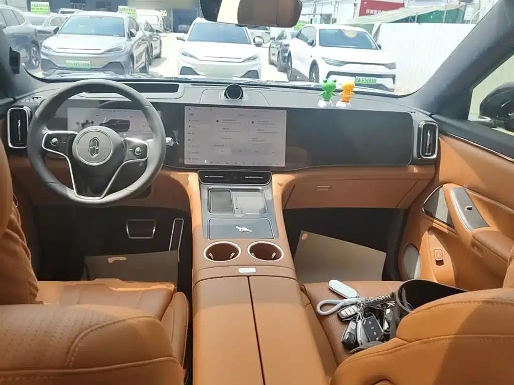 Wenjie M8 2025 Extended Range Max Edition 37kWh 5-Seat Version (192-line LiDAR) — миниатюра 10