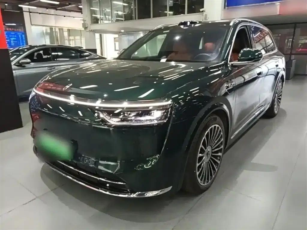 Wenjie M8 2025 Range Extended Ultra Edition 53.4kWh 6-Seat Version (192-line LiDAR) — миниатюра 1