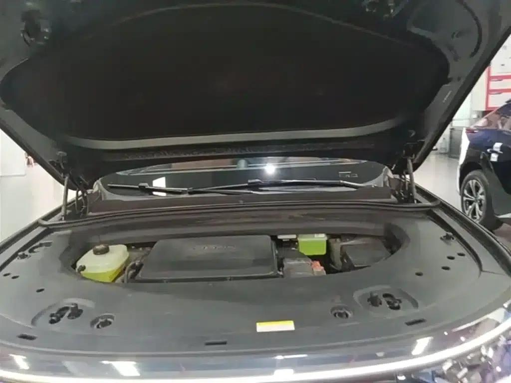 Wenjie M8 2025 Range Extended Ultra Edition 53.4kWh 6-Seat Version (192-line LiDAR) — миниатюра 20