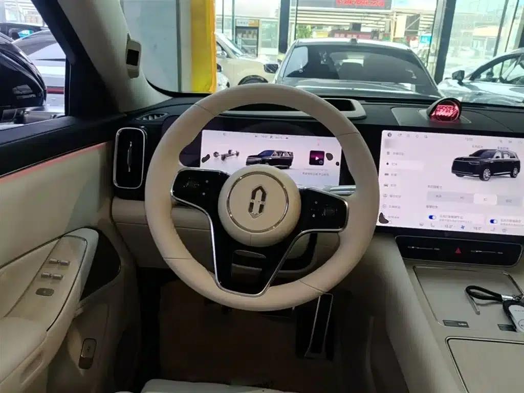 Wenjie M8 2025 Extended Range Max Edition 37kWh 6-Seater (192-line LiDAR) — миниатюра 11
