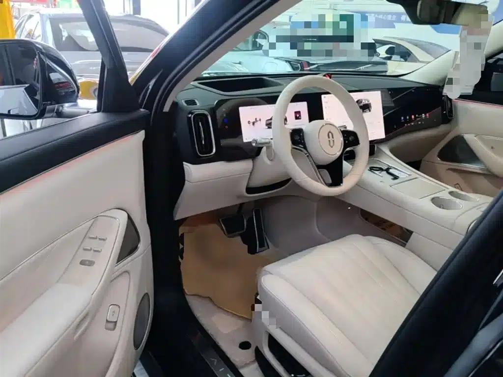 Wenjie M8 2025 Extended Range Max Edition 37kWh 6-Seater (192-line LiDAR) — миниатюра 16