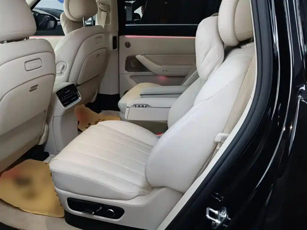 Wenjie M8 2025 Extended Range Max Edition 37kWh 6-Seater (192-line LiDAR) — миниатюра 17