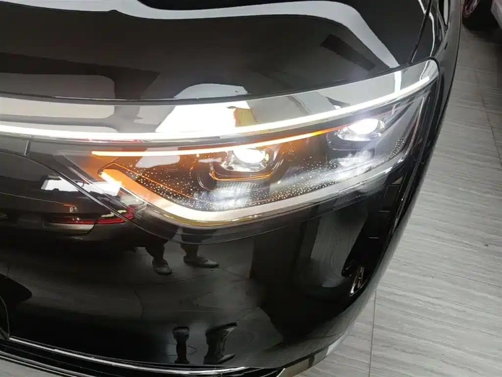 Wenjie M8 2025 Extended Range Max Edition 37kWh 6-Seater (192-line LiDAR) — миниатюра 24