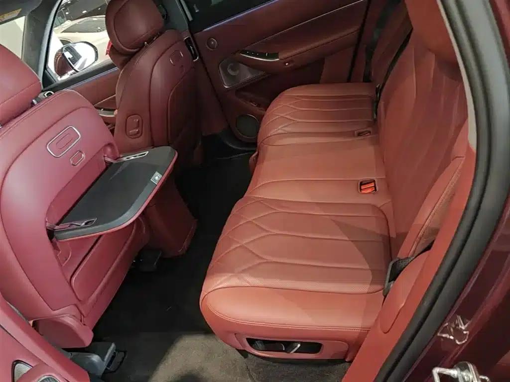 Wenjie M8 2025 Extended Range Ultra Edition 53.4kWh 5-Seat Version (192-line LiDAR) — миниатюра 17