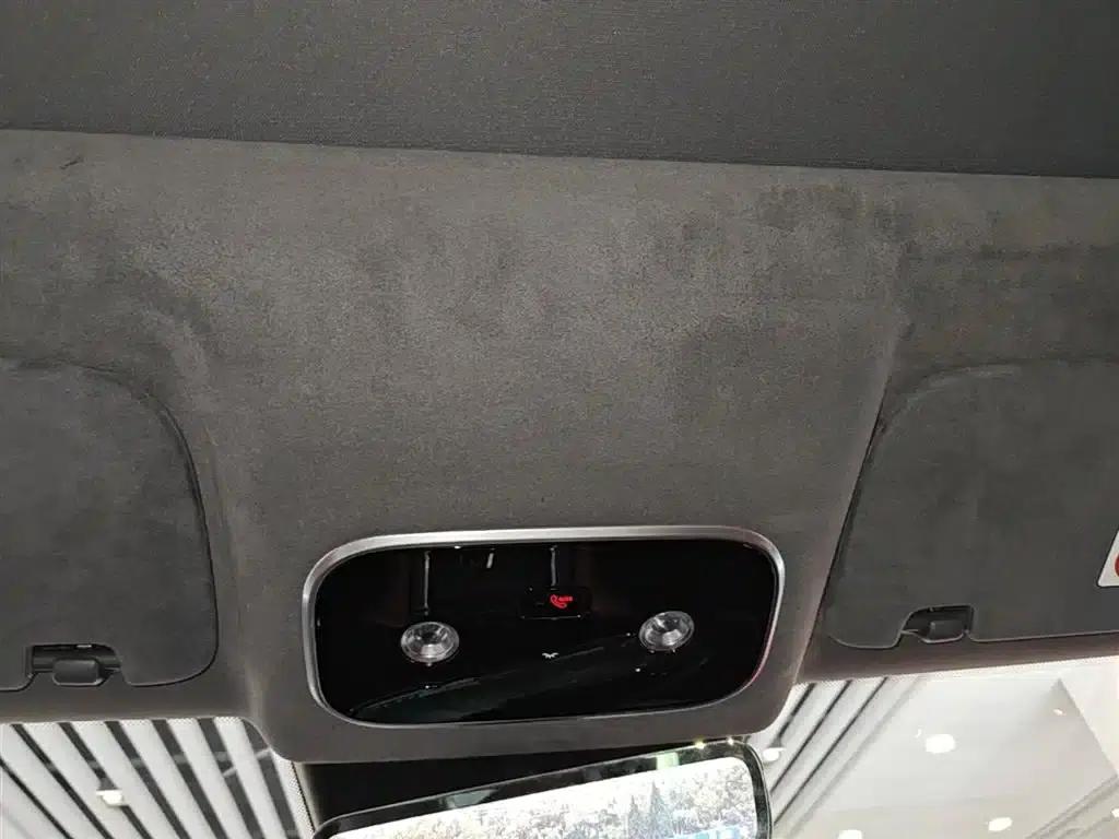 Wenjie M8 2025 Extended Range Ultra Edition 53.4kWh 5-Seat Version (192-line LiDAR) — миниатюра 18