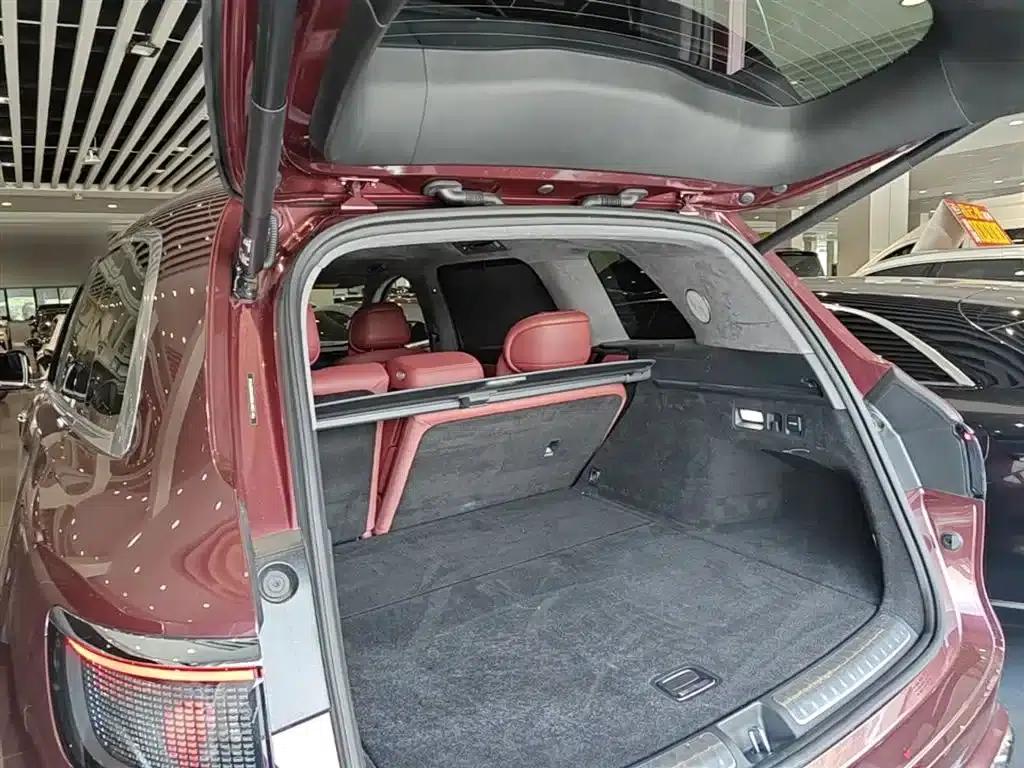 Wenjie M8 2025 Extended Range Ultra Edition 53.4kWh 5-Seat Version (192-line LiDAR) — миниатюра 19