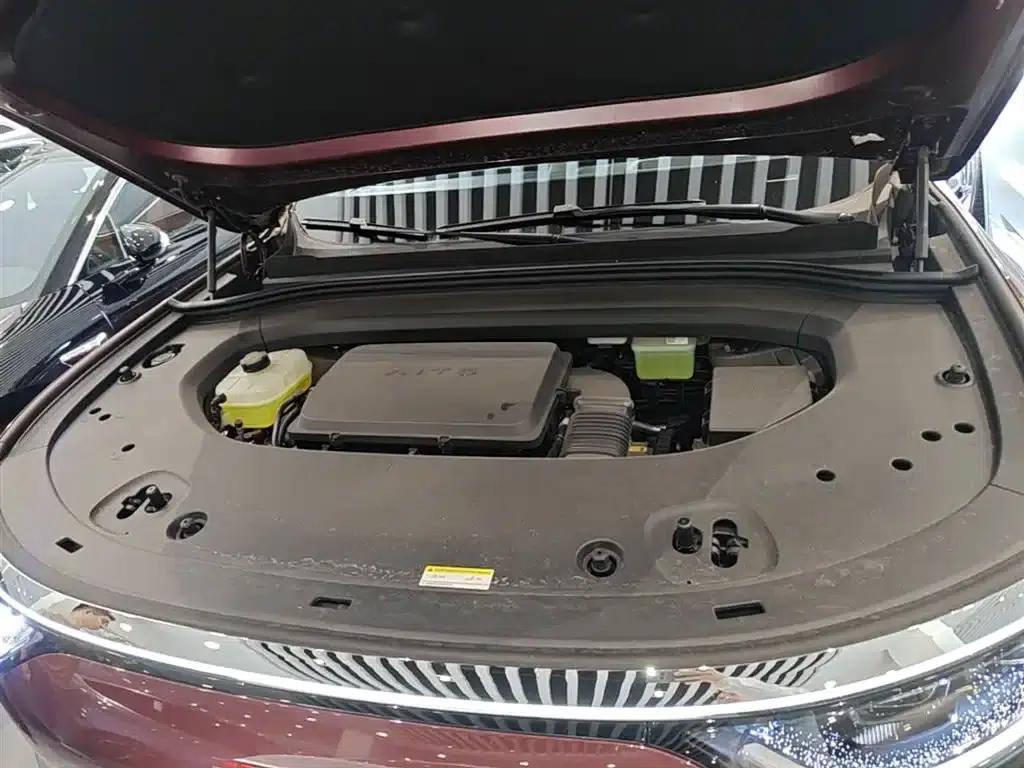 Wenjie M8 2025 Extended Range Ultra Edition 53.4kWh 5-Seat Version (192-line LiDAR) — миниатюра 20