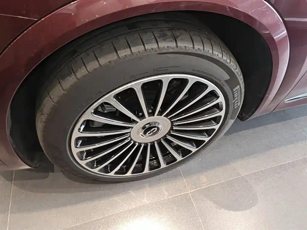 Wenjie M8 2025 Extended Range Ultra Edition 53.4kWh 5-Seat Version (192-line LiDAR) — миниатюра 23