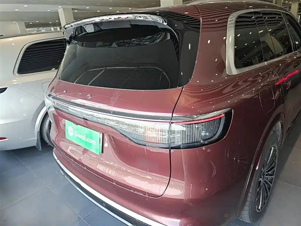 Wenjie M8 2025 Extended Range Ultra Edition 53.4kWh 5-Seat Version (192-line LiDAR) — миниатюра 6