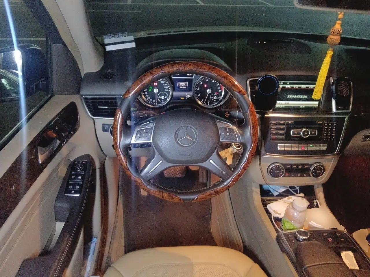 Mercedes-Benz M-Class 2014 ML 400 4MATIC Dynamic Model — миниатюра 11