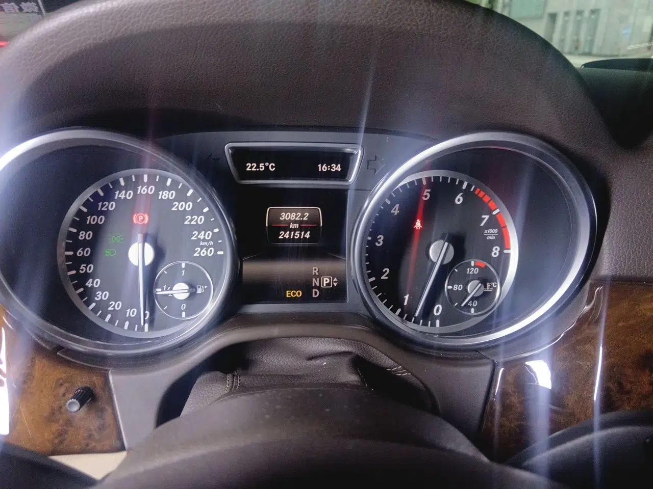 Mercedes-Benz M-Class 2014 ML 400 4MATIC Dynamic Model — миниатюра 12