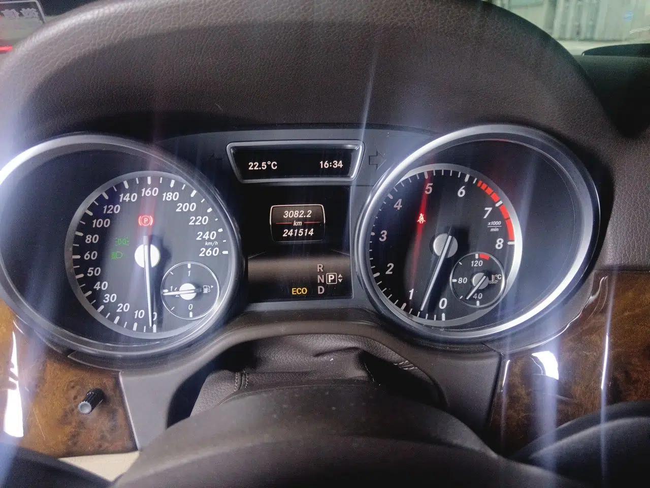 Mercedes-Benz M-Class 2014 ML 400 4MATIC Dynamic Model — миниатюра 13