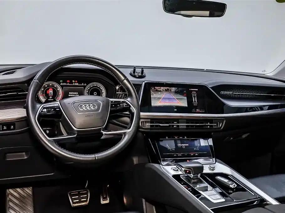 Audi Q6 2024 40 TFSI quattro Cloud View Edition, Feathered Forest Package, 7-seater — миниатюра 2