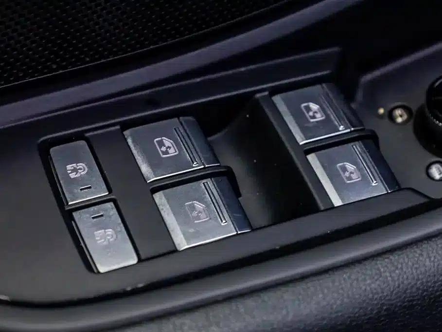 Audi Q6 2024 40 TFSI quattro Cloud View Edition, Feathered Forest Package, 7-seater — миниатюра 12