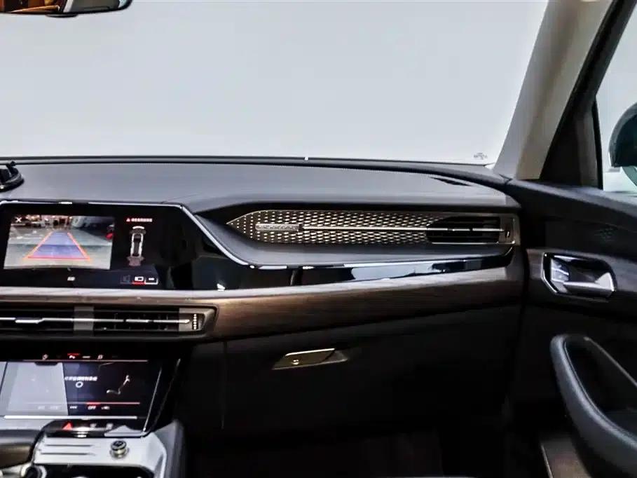 Audi Q6 2024 40 TFSI quattro Cloud View Edition, Feathered Forest Package, 7-seater — миниатюра 18