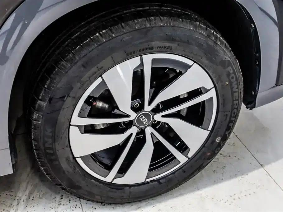 Audi Q6 2024 40 TFSI quattro Cloud View Edition, Feathered Forest Package, 7-seater — миниатюра 19