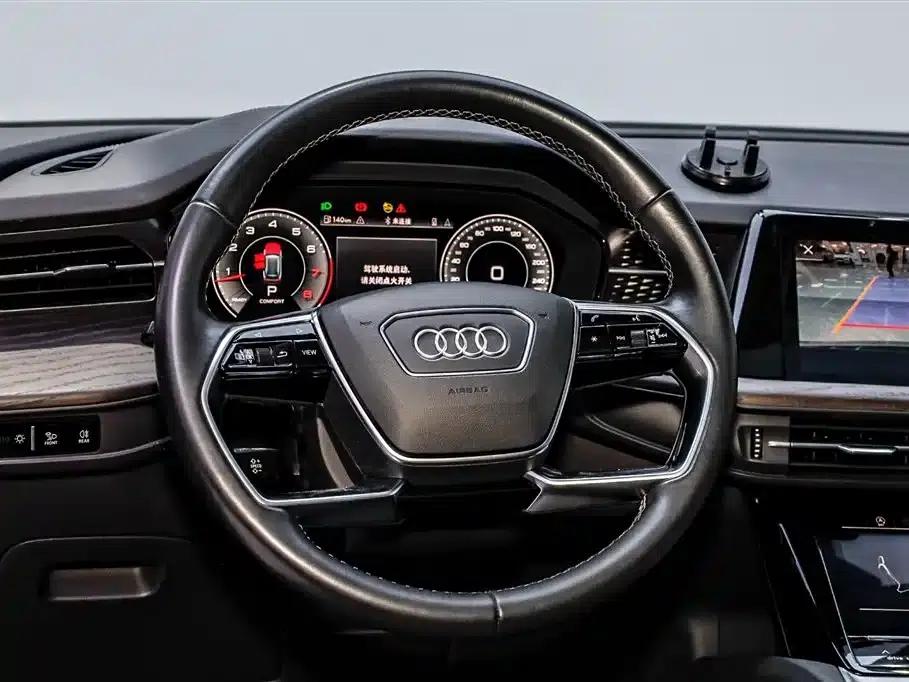 Audi Q6 2024 40 TFSI quattro Cloud View Edition, Feathered Forest Package, 7-seater — миниатюра 3