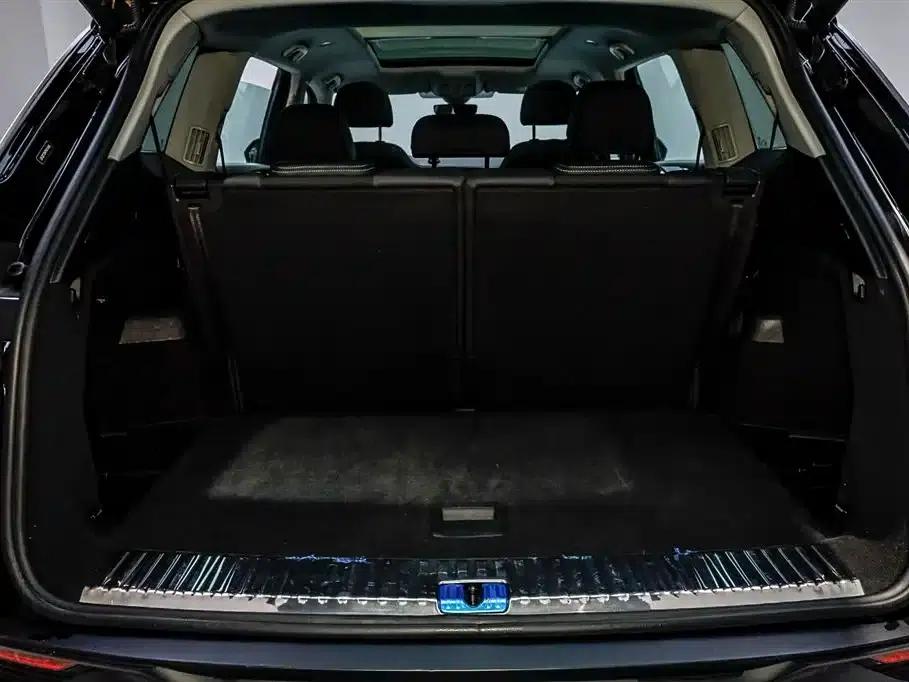 Audi Q6 2024 40 TFSI quattro Cloud View Edition, Feathered Forest Package, 7-seater — миниатюра 6