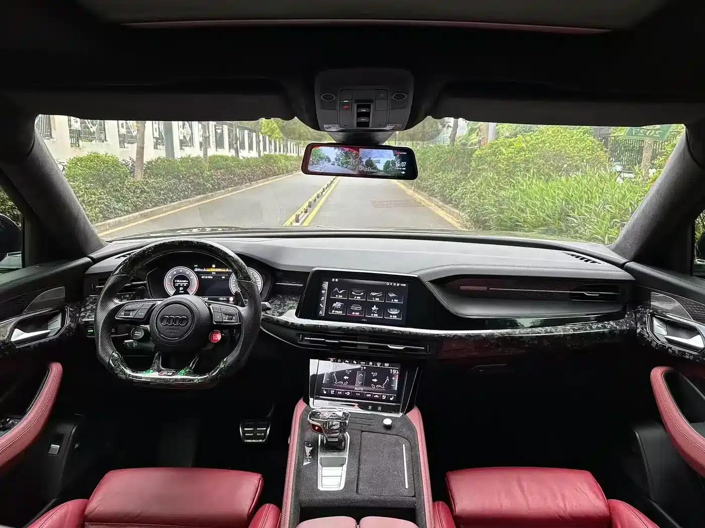 Audi Q6 2024 45 TFSI quattro Black Edition 6-seater — миниатюра 6