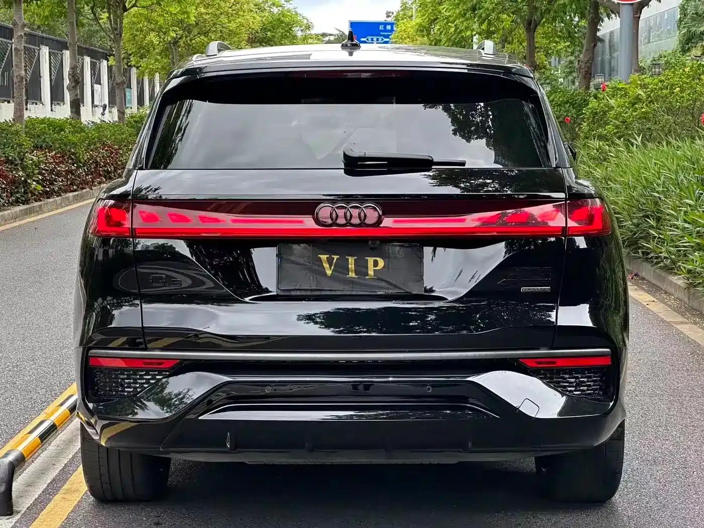 Audi Q6 2024 45 TFSI quattro Black Edition 6-seater — миниатюра 8