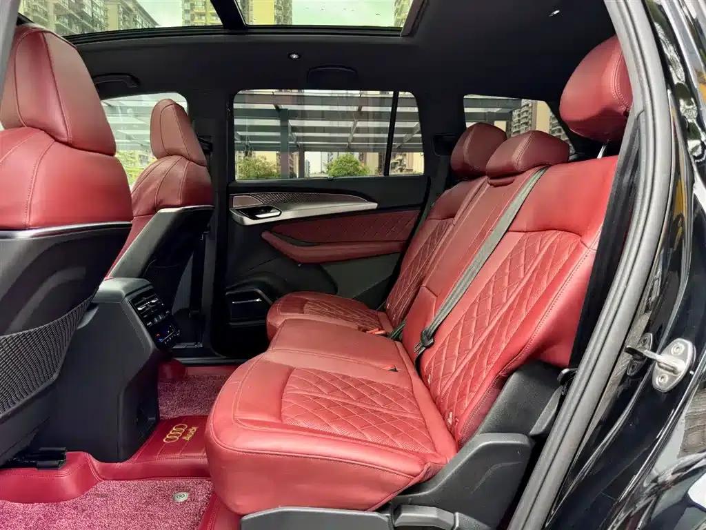 Audi Q6 2024 45 TFSI quattro Black Edition 7-seater — миниатюра 13