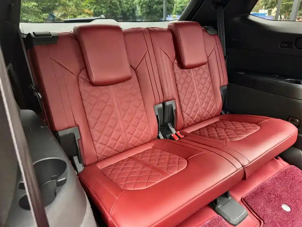 Audi Q6 2024 45 TFSI quattro Black Edition 7-seater — миниатюра 16