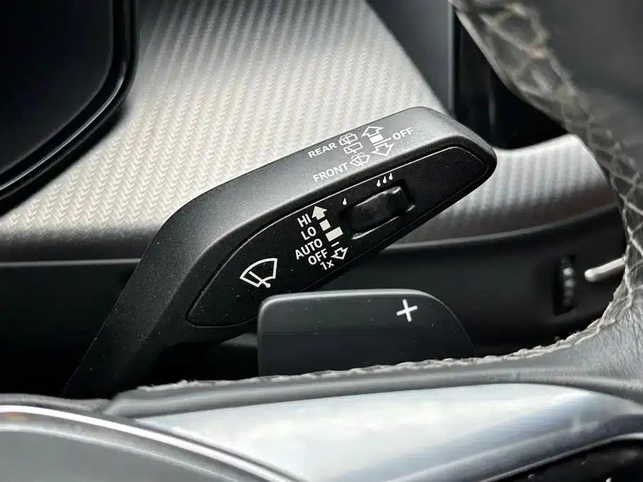 Audi Q6 2024 45 TFSI quattro Black Edition 7-seater — миниатюра 26