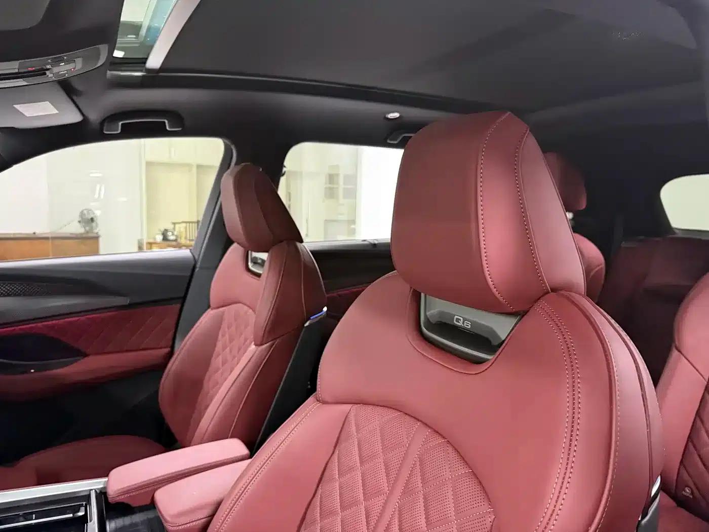 Audi Q6 2024 45 TFSI quattro Black Edition 6-seater — миниатюра 11