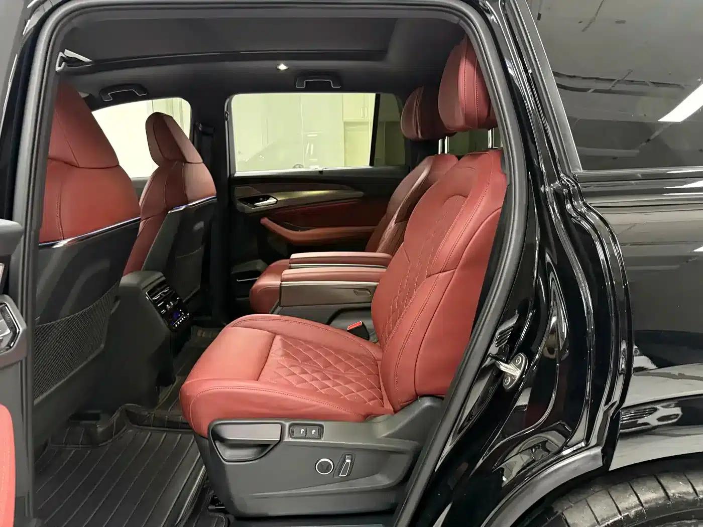 Audi Q6 2024 45 TFSI quattro Black Edition 6-seater — миниатюра 13