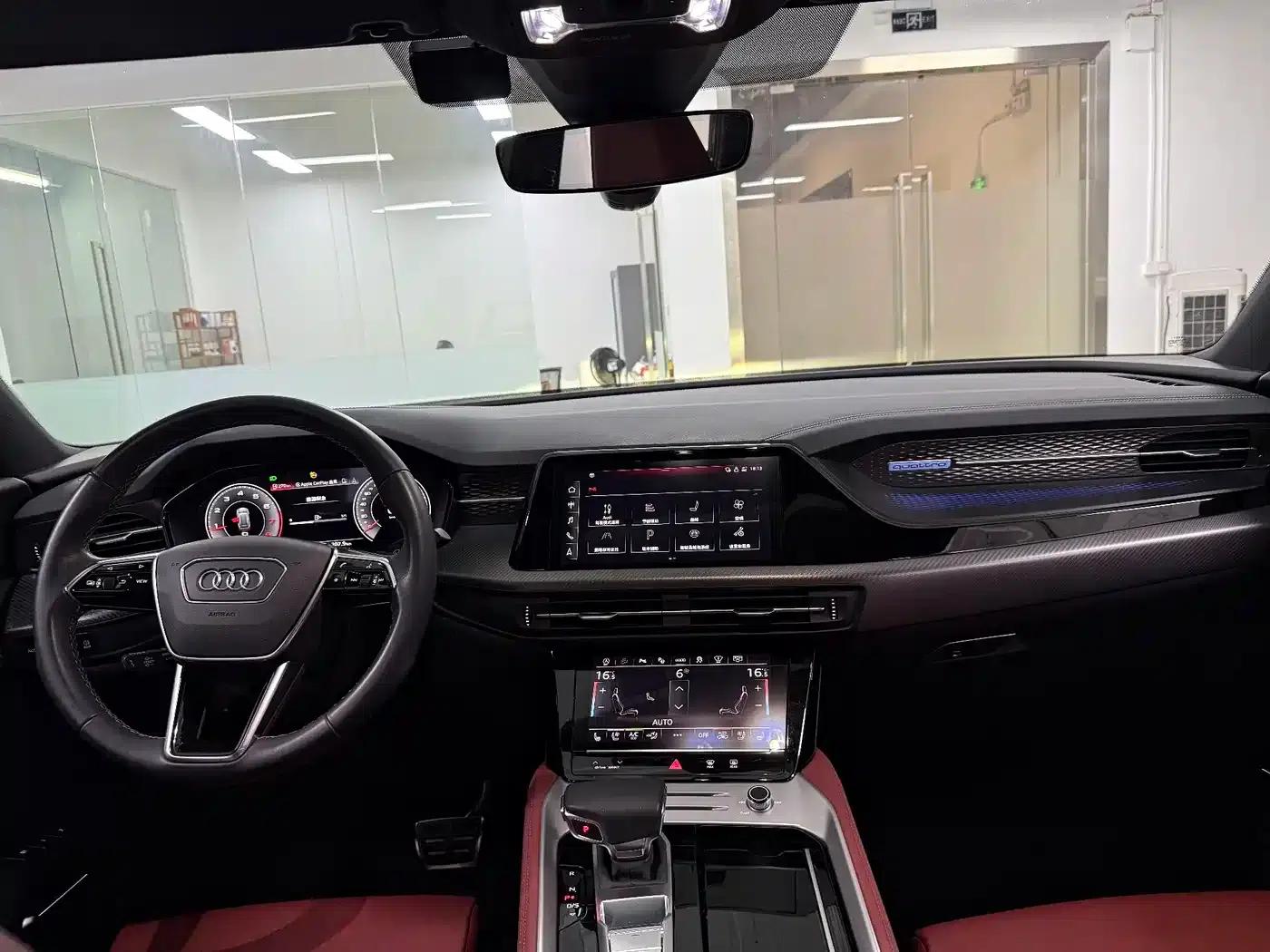 Audi Q6 2024 45 TFSI quattro Black Edition 6-seater — миниатюра 15