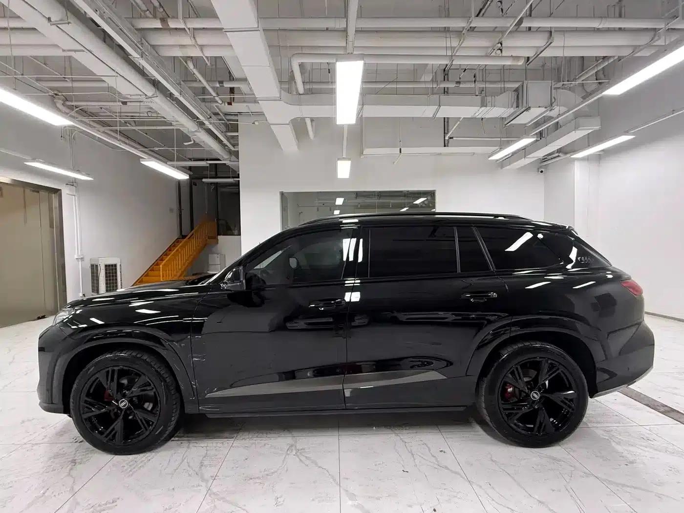 Audi Q6 2024 45 TFSI quattro Black Edition 6-seater — миниатюра 3