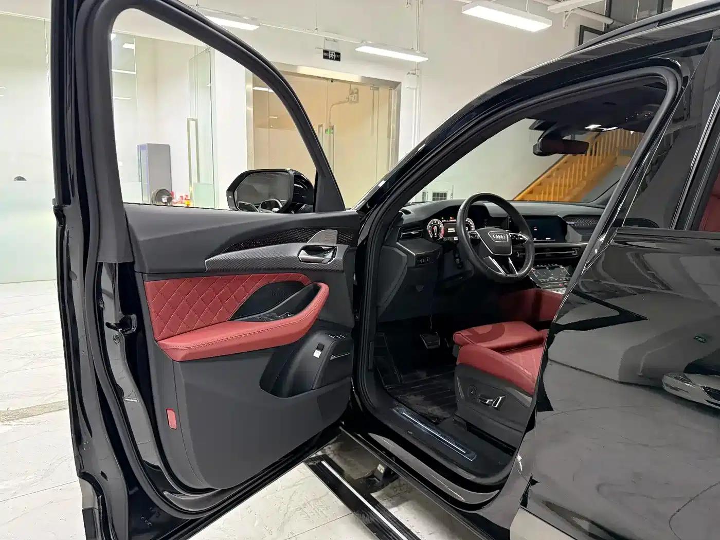 Audi Q6 2024 45 TFSI quattro Black Edition 6-seater — миниатюра 7