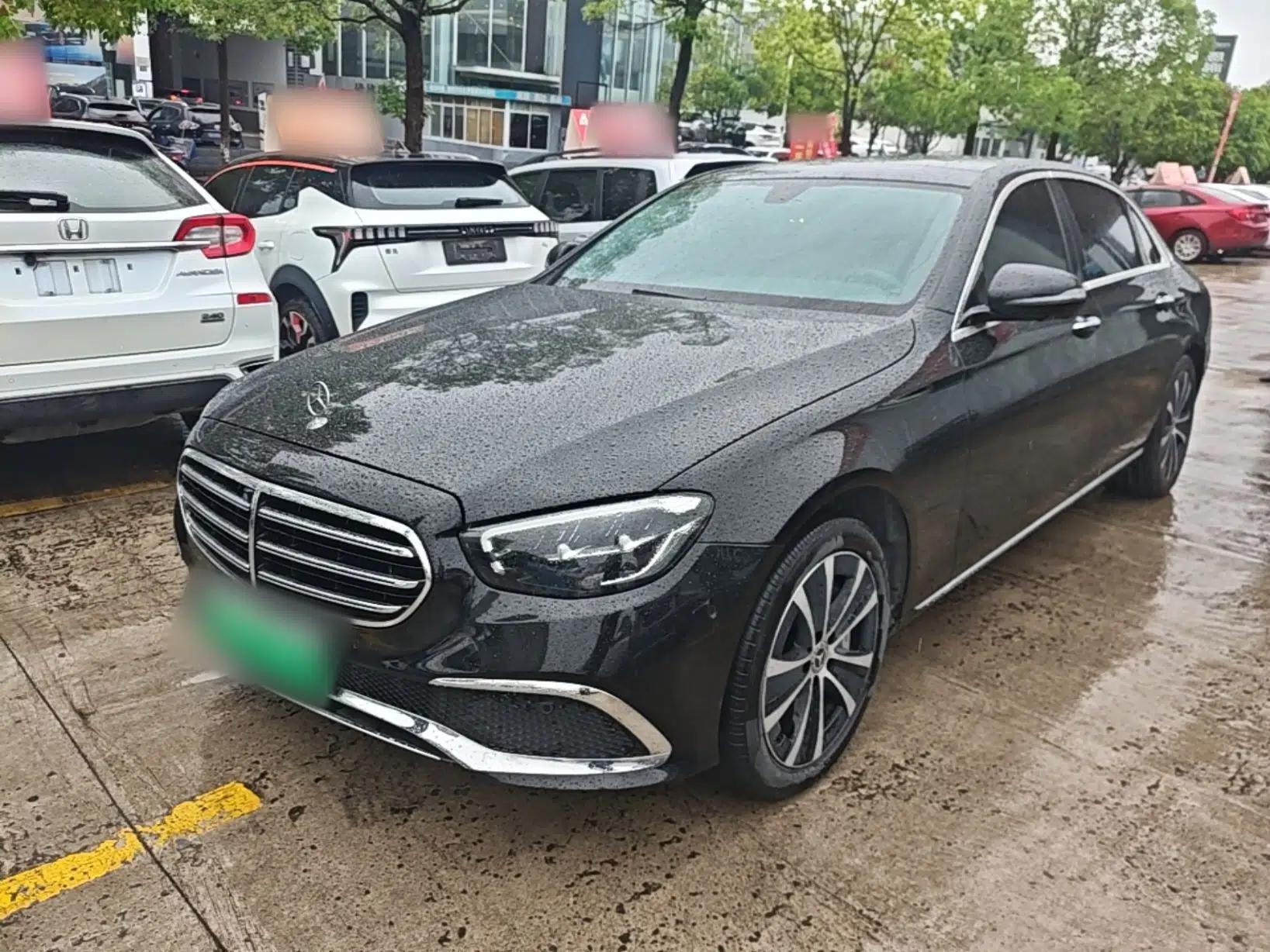 Mercedes-Benz E-Class New Energy 2023 E 350 e L Plug-in Hybrid Sedan — миниатюра 1